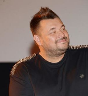 Певец Сергей Жуков заявил, что о такой жене, как у него, можно только мечтать