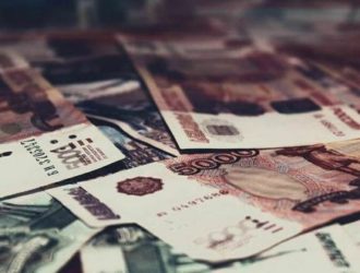 Трудовой кодекс РФ гарантирует работнику оплату в период простоя предприятия
