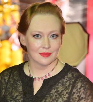 Агент Юлии Ауг заявила, что актриса никуда не уезжала из России и работа у нее по-прежнему есть