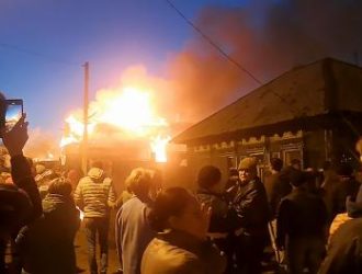 Су-30 рухнул на жильё в Иркутске — пилоты погибли, пытаясь увести истребитель