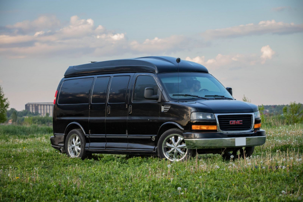 Из грузового фургона в люксовый шаттл: опыт владения GMC Savana Explorer 4х4 Из грузового фургона в люксовый шаттл: опыт владения GMC Savana Explorer 4х4