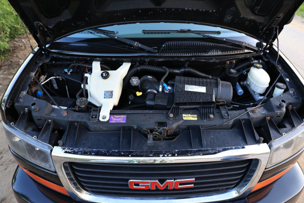 Из грузового фургона в люксовый шаттл: опыт владения GMC Savana Explorer 4х4 Из грузового фургона в люксовый шаттл: опыт владения GMC Savana Explorer 4х4