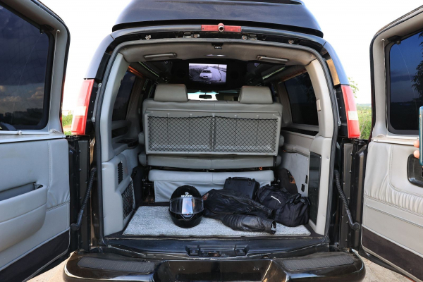 Из грузового фургона в люксовый шаттл: опыт владения GMC Savana Explorer 4х4 Из грузового фургона в люксовый шаттл: опыт владения GMC Savana Explorer 4х4