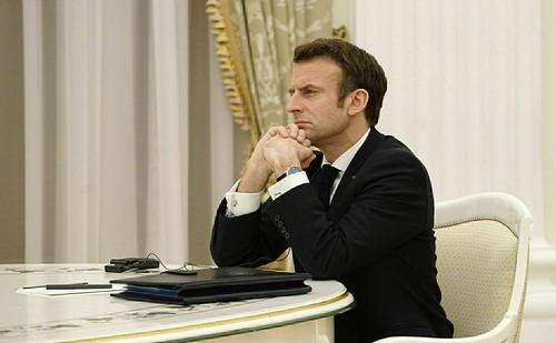 Макрон планирует посетить Китай в сопровождении главы Еврокомиссии Макрон планирует посетить Китай в сопровождении главы Еврокомиссии