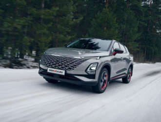Новый силовой агрегат, эксклюзивный полный привод и щепотка Duster: тест Omoda C5 AWD