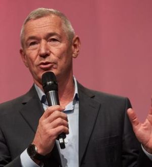 Миллиардер Игорь Макаров отказался от российского паспорта, став шестым бизнесменом из списка Forbes, вышедшим из гражданства РФ