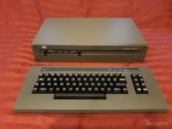 На eBay выставили 2000 ПК 80-х годов (2 фото) На eBay выставили 2000 ПК 80-х годов (2 фото)
