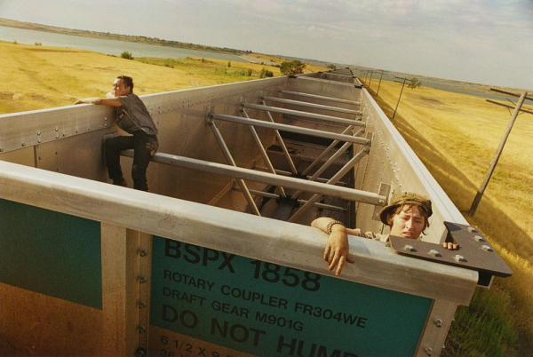 На обочине — другая Америка в объективе фотографа-панка Майка Броди На обочине — другая Америка в объективе фотографа-панка Майка Броди