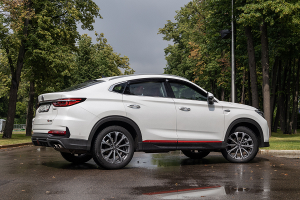 Тест-драйв Changan CS85: как тебе такое, BMW X4? Тест-драйв Changan CS85: как тебе такое, BMW X4?
