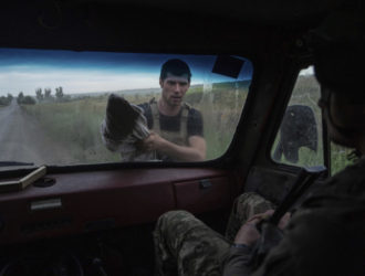 Бойцы обсудили проблему использования гражданских авто в зоне СВО