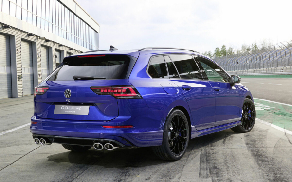 Volkswagen представил две спортивные версии Golf. Фото и цены
Volkswagen представил две спортивные версии Golf. Фото и цены