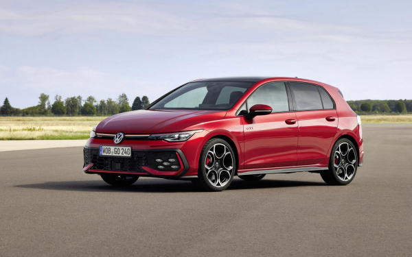 Volkswagen представил две спортивные версии Golf. Фото и цены
Volkswagen представил две спортивные версии Golf. Фото и цены