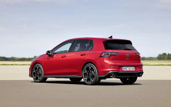 Volkswagen представил две спортивные версии Golf. Фото и цены
Volkswagen представил две спортивные версии Golf. Фото и цены