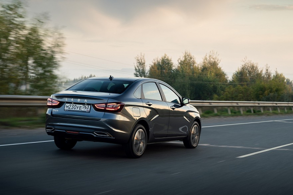 Обретение утраченного: тест-драйв Lada Vesta с ESC и расширенным списком опций Обретение утраченного: тест-драйв Lada Vesta с ESC и расширенным списком опций