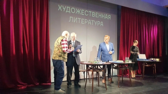 Роман Виктора Слипенчука &laquo;Зинзивер&raquo; отмечен премией &laquo;Культурный империум. Книги и проекты&raquo;