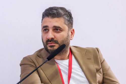 «Хотите быть нищими, кончеными, блюющими?» Сарик Андреасян послал студентов и Тарковского «Хотите быть нищими, кончеными, блюющими?» Сарик Андреасян послал студентов и Тарковского