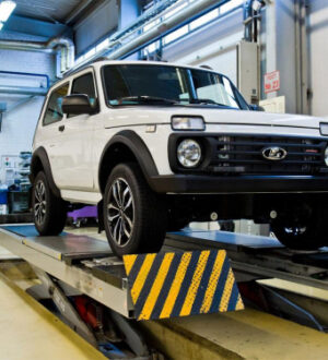 Запуск Niva Sport, крах авторынка и массовая замена прав: итоги недели