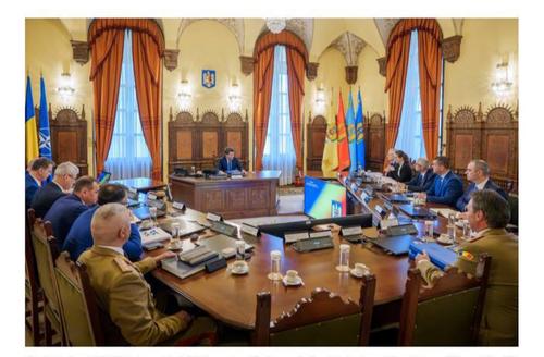 Румынские власти боролись с недоказанным вмешательством России и из-за этого незаконно отменили президентские выборы Румынские власти боролись с недоказанным вмешательством России и из-за этого незаконно отменили президентские выборы