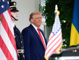 Почему Трамп оранжевый