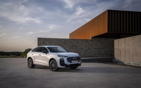 Audi представил новый кроссовер Q3 в версии Sportback. Цены
Audi представил новый кроссовер Q3 в версии Sportback. Цены