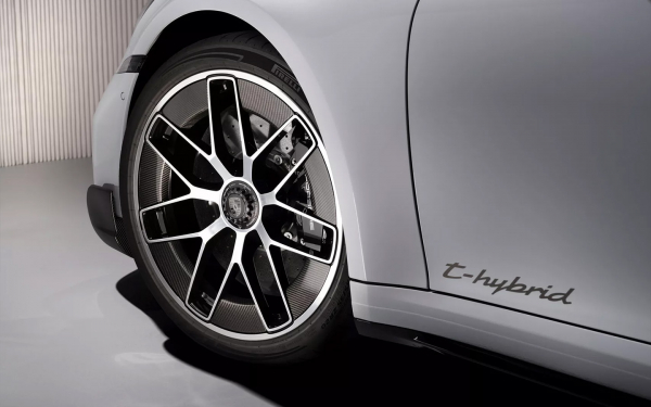 Porsche показал самый мощный 911 Turbo S в истории. Пять фактов о новинке
Porsche показал самый мощный 911 Turbo S в истории. Пять фактов о новинке