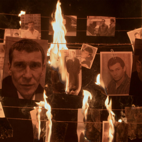 «В 12 лет отец взял меня на заказное убийство». Почему «Общак» — один из страшнейших сериалов года «В 12 лет отец взял меня на заказное убийство». Почему «Общак» — один из страшнейших сериалов года