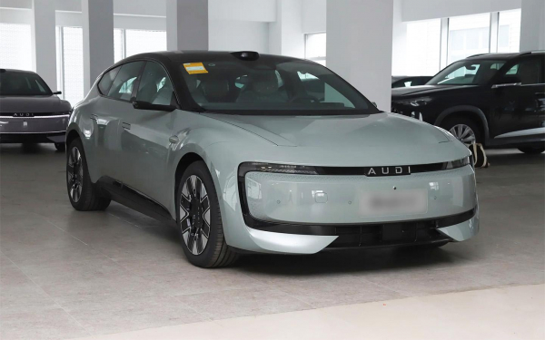 Новый AUDI без колец появился в России. Мы узнали цену и характеристики
Новый AUDI без колец появился в России. Мы узнали цену и характеристики