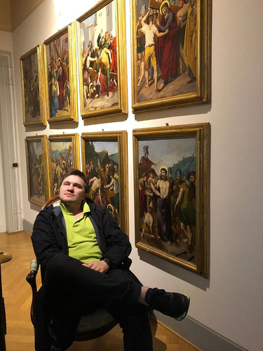 «Гамлет» в зеркале цифрового мира: Андрей Черкасов о смелом переосмыслении Шекспира театром «Кашемир» «Гамлет» в зеркале цифрового мира: Андрей Черкасов о смелом переосмыслении Шекспира театром «Кашемир»