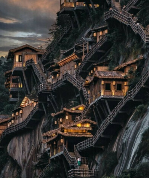 Как появилась «вертикальная» китайская деревня Вансянь и кто в ней живет Как появилась «вертикальная» китайская деревня Вансянь и кто в ней живет