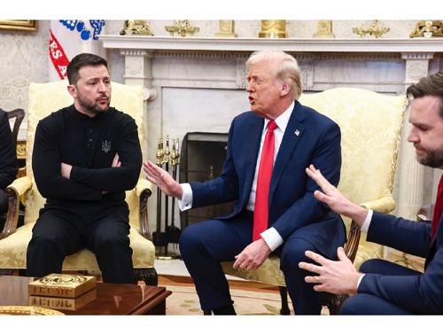 Зеленский* умоляет Трампа не бросать Украину перед лицом русских Зеленский* умоляет Трампа не бросать Украину перед лицом русских