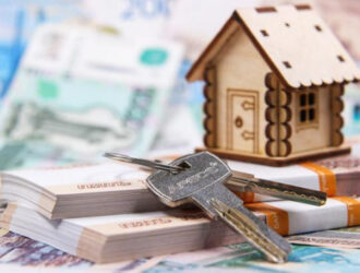 Без жилья и без денег: Россияне стали распродавать кредитные квартиры, не вытягивая платежи по договорам