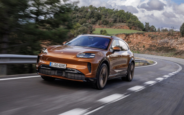 Под звук фена для волос. Первый тест нового Porsche Cayenne Turbo
Под звук фена для волос. Первый тест нового Porsche Cayenne Turbo