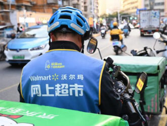 12-миллионная армия неутомимых: Курьер в России и в Китае — почувствуйте разницу