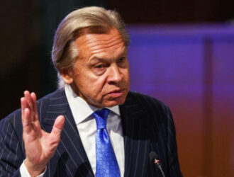 Трехметровый урод: Пушков объяснил, как помог изгнать русофоба Гельмана
