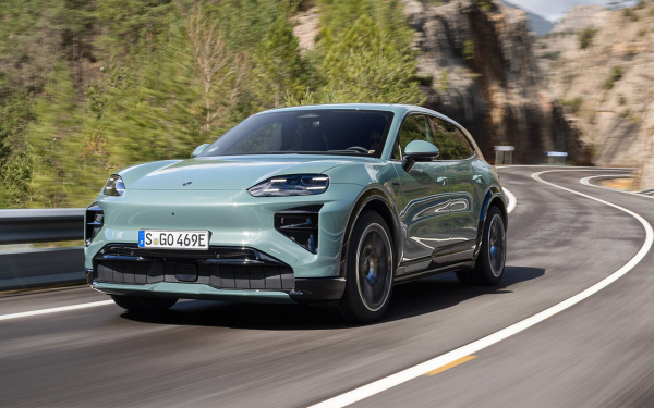 Под звук фена для волос. Первый тест нового Porsche Cayenne Turbo
Под звук фена для волос. Первый тест нового Porsche Cayenne Turbo