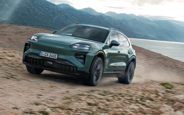 Под звук фена для волос. Первый тест нового Porsche Cayenne Turbo
Под звук фена для волос. Первый тест нового Porsche Cayenne Turbo