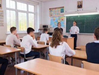 Учиться летом предложили школьникам в России