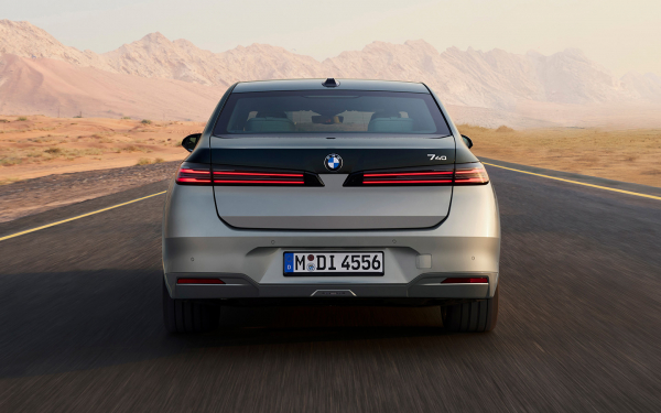 Представлен обновленный BMW 7 Series. Версии и оснащение
Представлен обновленный BMW 7 Series. Версии и оснащение