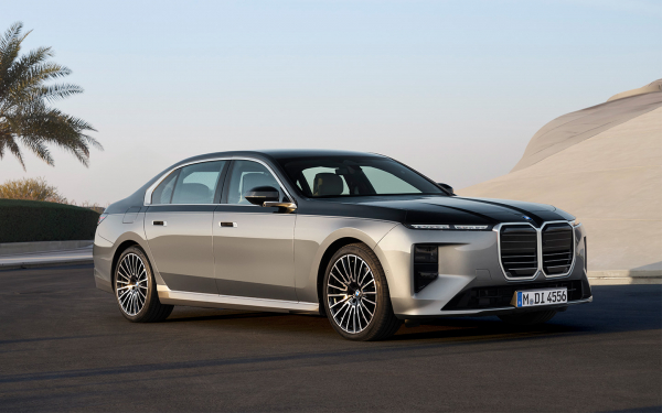 Представлен обновленный BMW 7 Series. Версии и оснащение
Представлен обновленный BMW 7 Series. Версии и оснащение