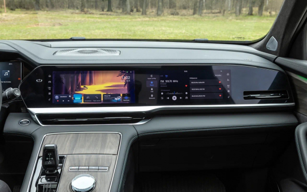 Кошачий массаж, бейби-джойстик, умная подвеска. Тест нового Geely Monjaro
Кошачий массаж, бейби-джойстик, умная подвеска. Тест нового Geely Monjaro