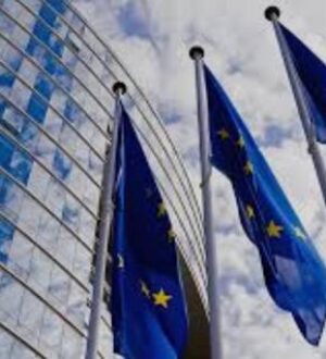 Еврокомиссия прогнозирует войну в Украине и санкции против России до конца 2027 года