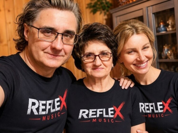«Освоила нейросеть»: мама создателя группы REFLEX стала блогершей в 85 лет