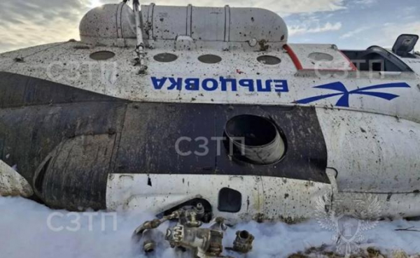 Перевозивший вахтовиков вертолет совершил жесткую посадку в Коми Перевозивший вахтовиков вертолет совершил жесткую посадку в Коми