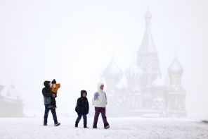 Рекордный снегопад и порывы ветра накануне мая: Поваленные деревья, обрыв ЛЭП, задержка вылетов, ДТП. Есть погибшие Рекордный снегопад и порывы ветра накануне мая: Поваленные деревья, обрыв ЛЭП, задержка вылетов, ДТП. Есть погибшие