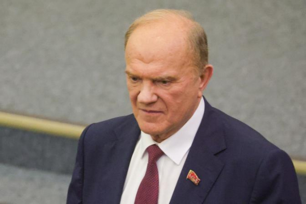 Зюганов: в стране миллионы квадратных метров жилья, а молодые семьи не могут найти себе угол
