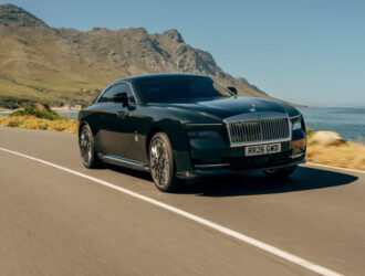 Rolls-Royce показал обновленный Spectre с 16-километровым клубком нитей