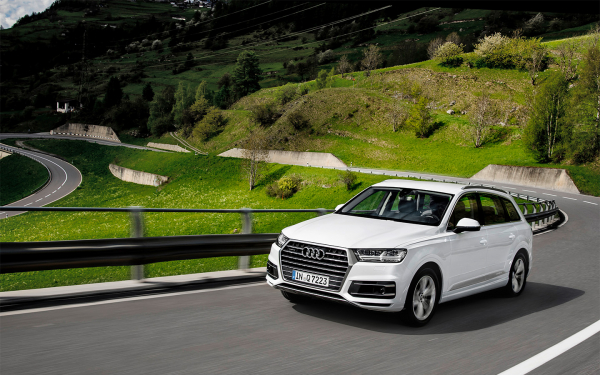 Он способен ездить на растительном масле. Необычные фишки нового Audi Q7
Он способен ездить на растительном масле. Необычные фишки нового Audi Q7