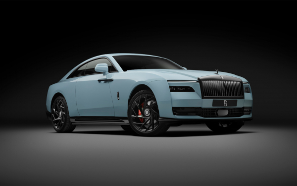 
            Rolls-Royce показал обновленный Spectre с 16-километровым клубком нитей
        