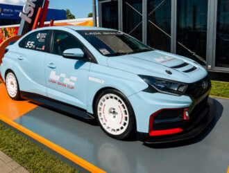 На ПМЭФ-2026 представили новые Volga, Lada и Aurus. Полный список премьер