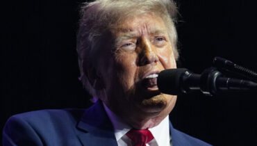 Республиканский сенатор сцепился с Трампом на ланче